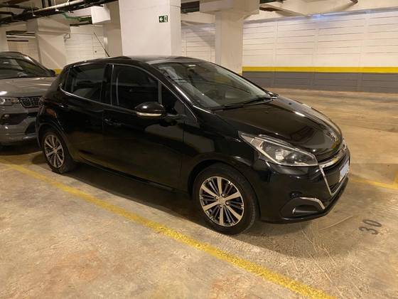 PEUGEOT 208 1.6 GRIFFE 16V FLEX 4P AUTOMÁTICO PEUGEOT 208 1.6 GRIFFE 16V FLEX 4P AUTOMÁTICO